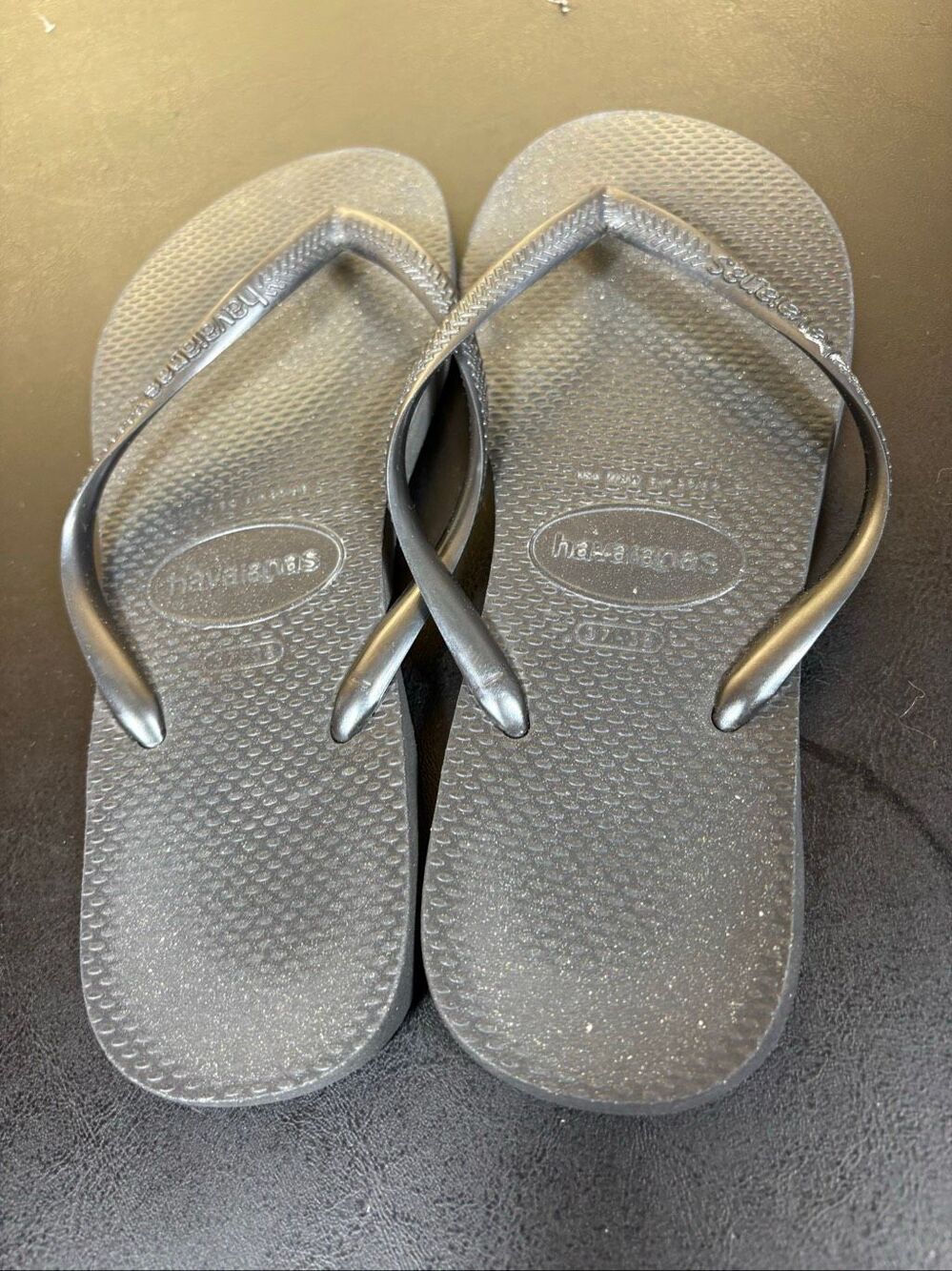 Havaianas sandals size 7/8